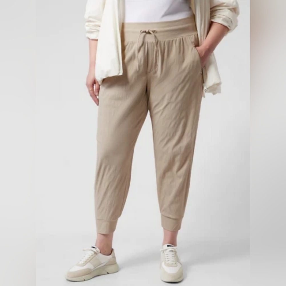 ATHLETA Trekkie North Jogger NWT Pull-on Athletic Ripstop Sporty sz 22